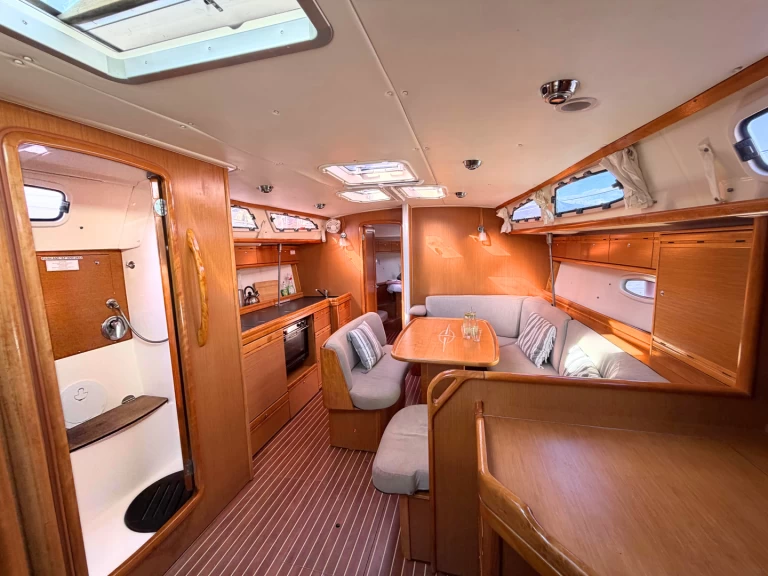 Velero para alquilar Vlycho al mejor precio