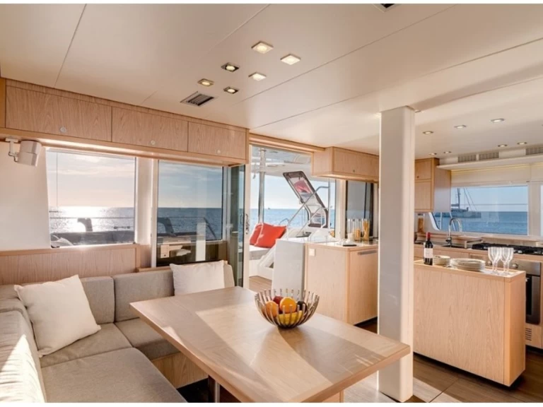 Catamarán para alquilar Lefkáda al mejor precio