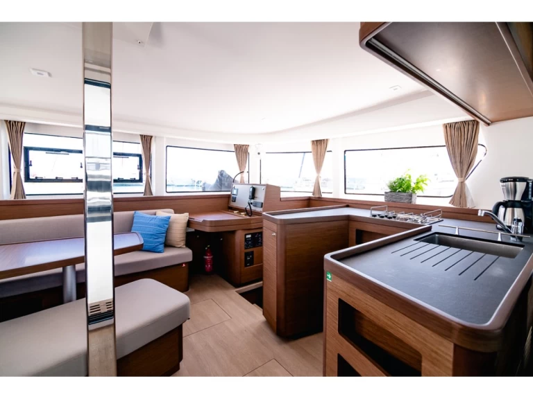 Alquiler de embarcaciones Lagoon Lagoon 42 enToúrlos en Samboat