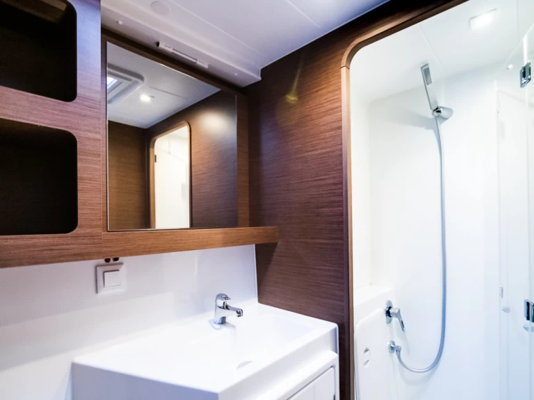 Alquiler de Catamarán, con o sin patrón Lagoon Toúrlos