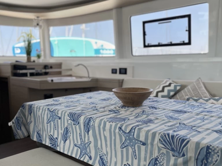 Catamarán para alquilar Álimos al mejor precio