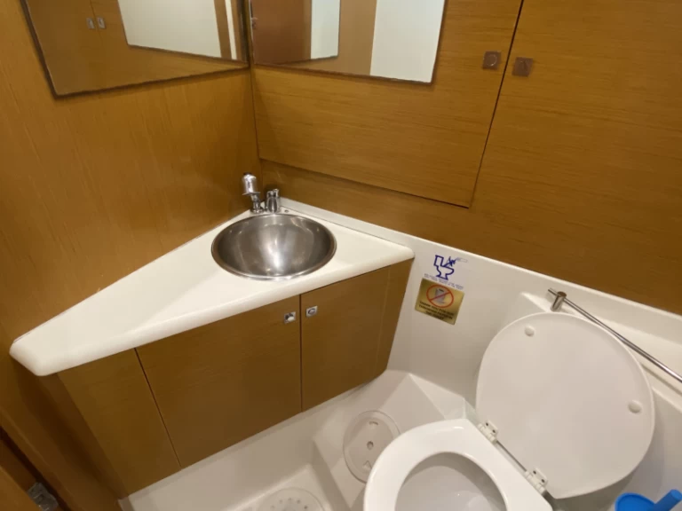 Alquiler de Velero, con o sin patrón Jeanneau Álimos