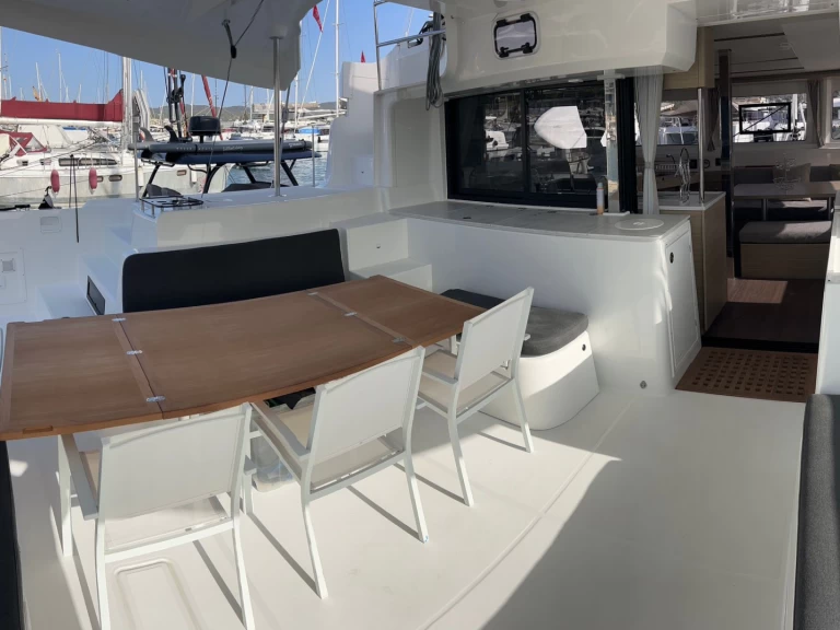 Alquiler de Lagoon Lagoon 46 en Sant Antoni de Portmany