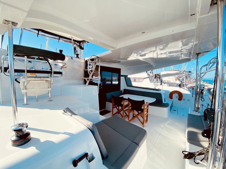 Alquiler de barcos Lefkáda barato de Lagoon 42