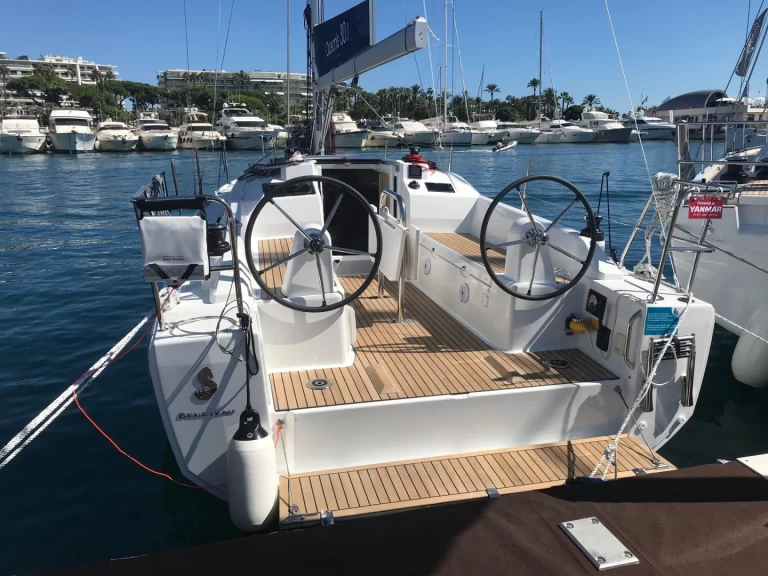 Alquiler de embarcaciones Bénéteau Oceanis 30.1 enIzola en Samboat