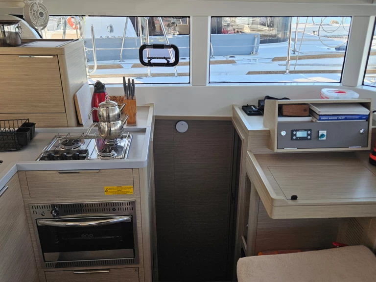 Alquiler Catamarán Lagoon con o sin  título de navegación