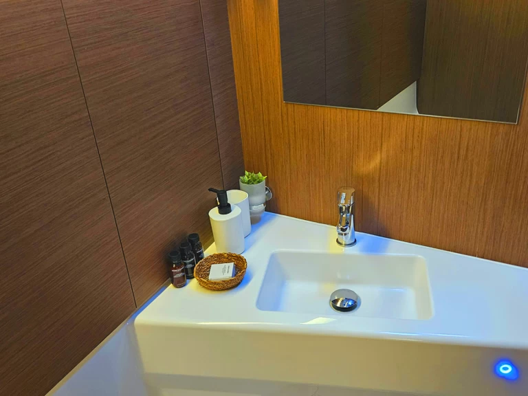 Alquiler de barcos Fethiye barato de Oceanis 40.1