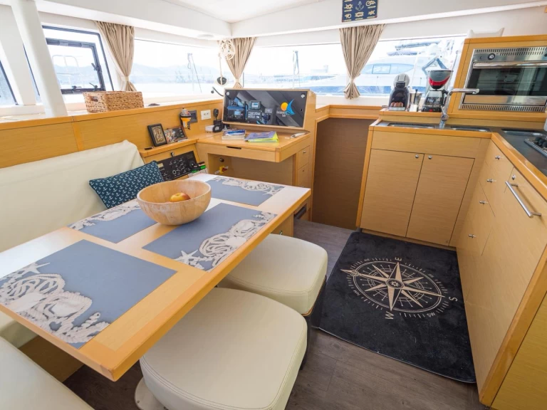 Alquiler Catamarán Lagoon con o sin  título de navegación