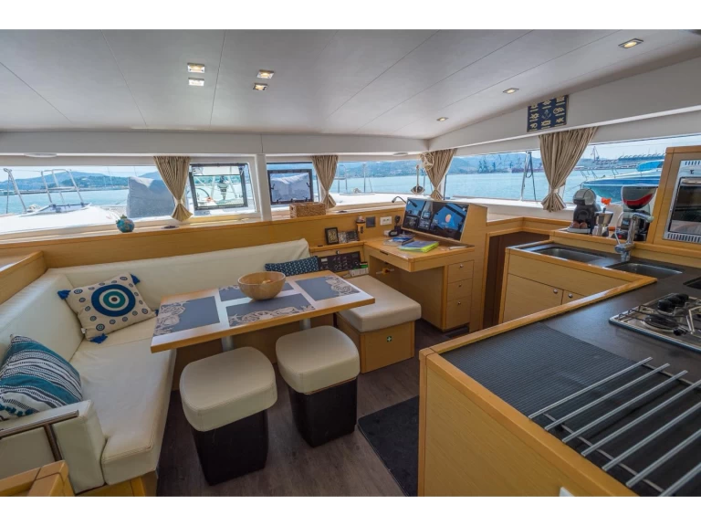 Catamarán para alquilar Volos al mejor precio