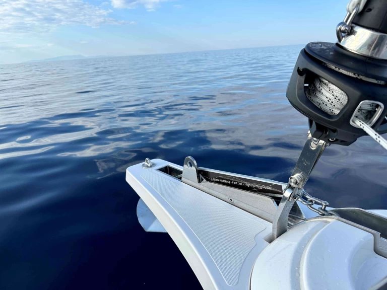 Alquiler de barcos Nikiána barato de Bavaria C42