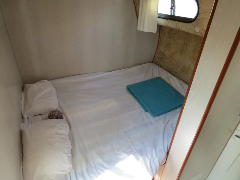 Alquiler de embarcaciones Nicols Yacht Confort Family 4-8 p. enGrez-Neuville en Samboat