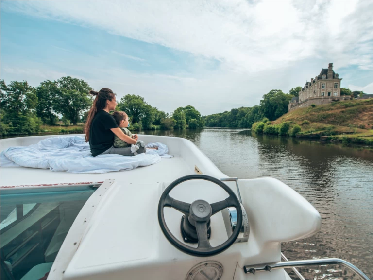Alquiler Casa flotante Nicols Yacht con o sin  título de navegación