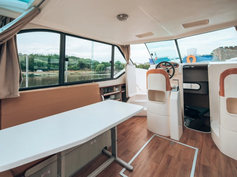 Nicols Yacht Confort Family 4-7 p. de alquiler a Sablé-sur-Sarthe
