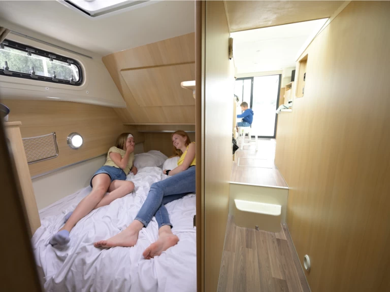 Alquiler de Nicols Yacht Premium Groupe XL 8-12 p. en Grez-Neuville