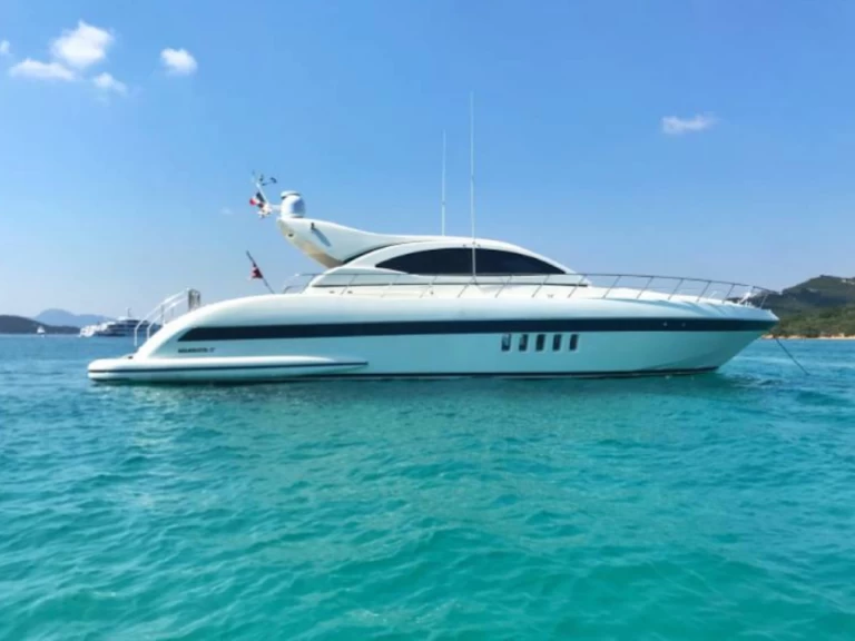 Alquiler de embarcaciones  Mangusta 72 enSalerno en Samboat