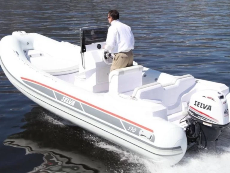 Alquiler de embarcaciones  Selva 570 enSiracusa en Samboat