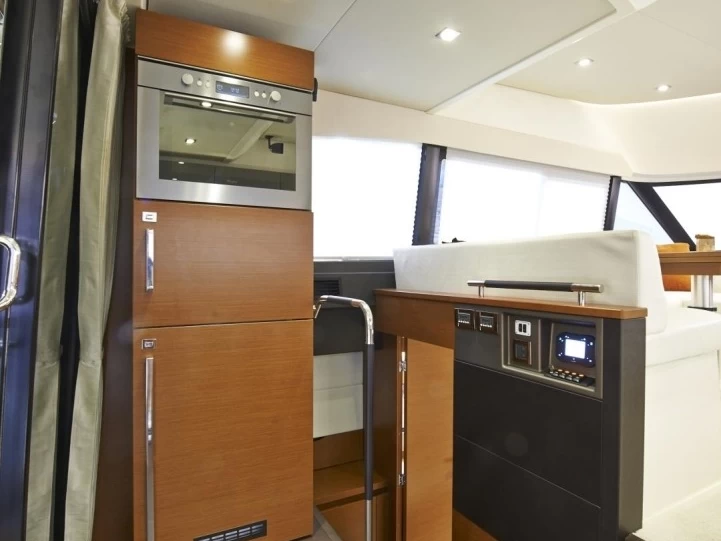 Lancha para alquilar Giardini-Naxos al mejor precio