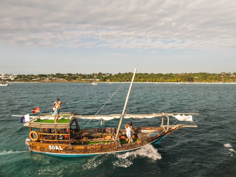 Alquiler de embarcaciones Custom Made Custom made enKendwa en Samboat