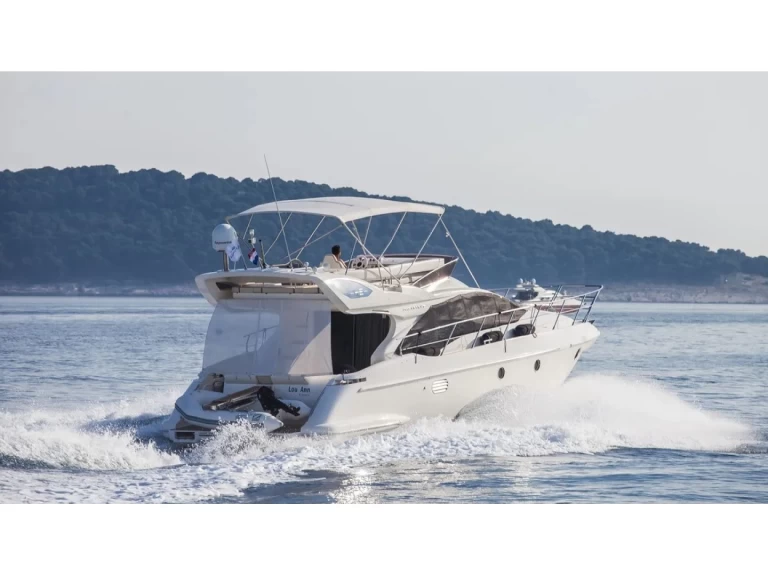 Alquiler de embarcaciones Azimut Azimut 43 Fly enSeget Donji en Samboat