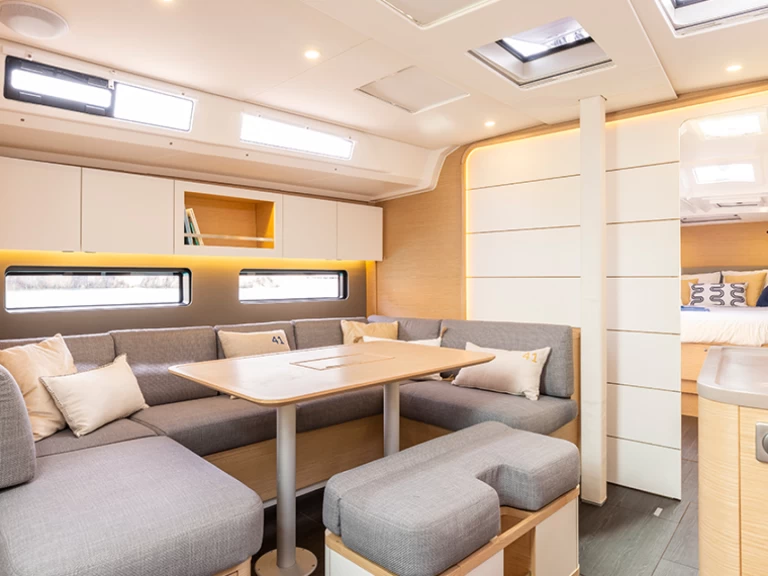 Alquiler de barcos Cagliari barato de Dufour 41