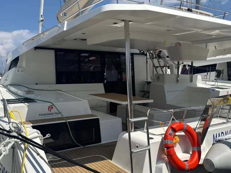 Alquiler Catamarán en Palermo - Fountaine Pajot Elba 45