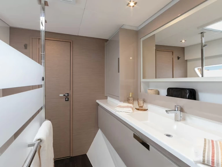 Alquiler de Catamarán, con o sin patrón Fountaine Pajot Procida