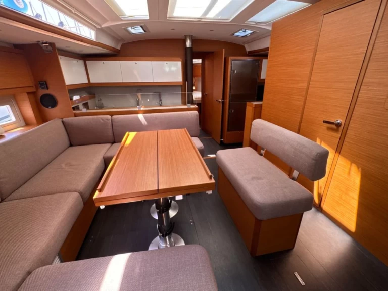 Alquiler de barcos Palermo barato de Dufour 530