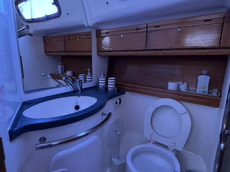 Alquiler de Velero, con o sin patrón Bavaria Kavála