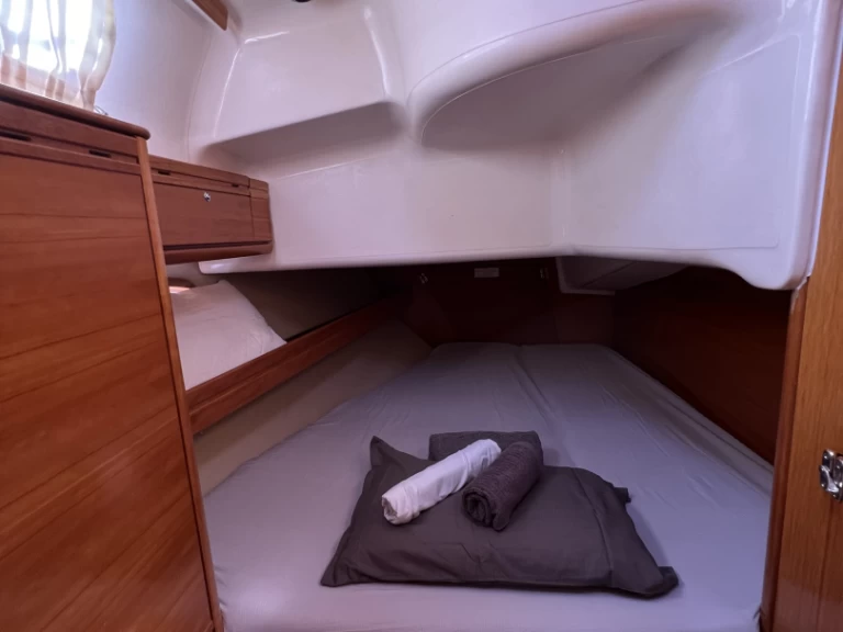 Bavaria Bavaria 39 Cruiser de alquiler a Kavála