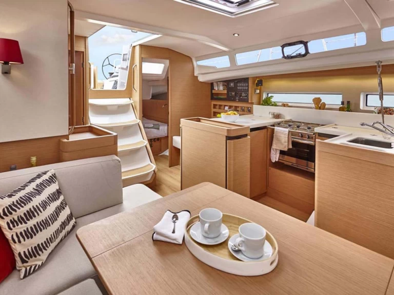 Alquiler Pula - Jeanneau Sun Odyssey 440 en SamBoat
