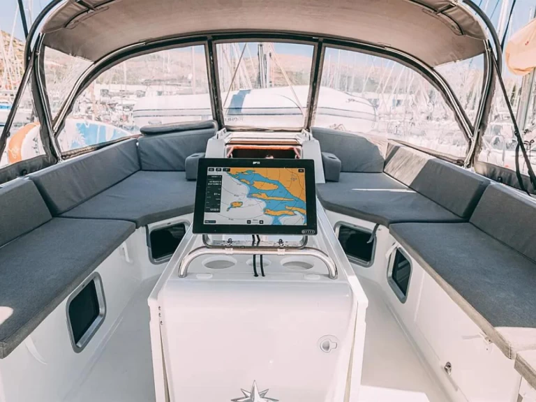 Alquiler de Velero, con o sin patrón Jeanneau Le Marin