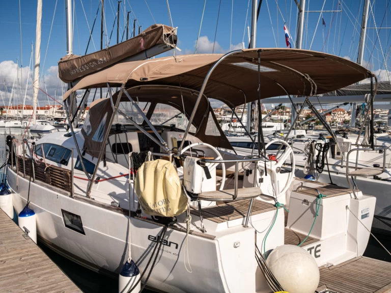 Alquiler de embarcaciones Elan Impression 40.1 enPirovac en Samboat