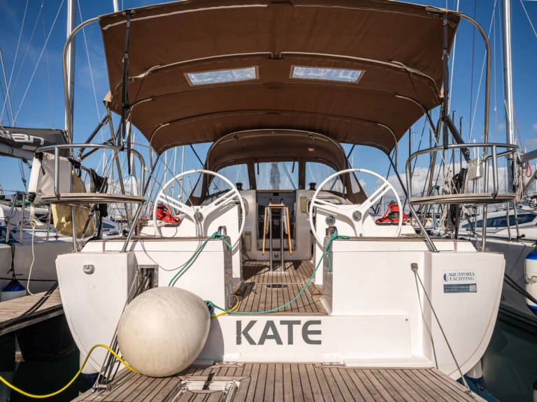 Alquiler de Velero, con o sin patrón Elan Pirovac