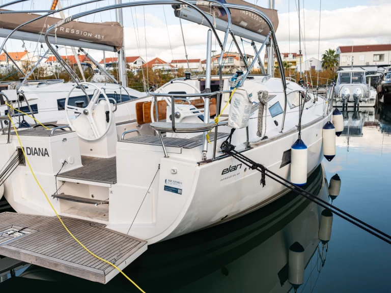 Alquiler Pirovac - Elan Impression 45.1 en SamBoat