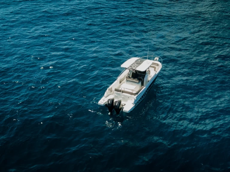 Alquiler de embarcaciones Jeanneau Cap Camarat 9.0 CC enLe Gosier en Samboat