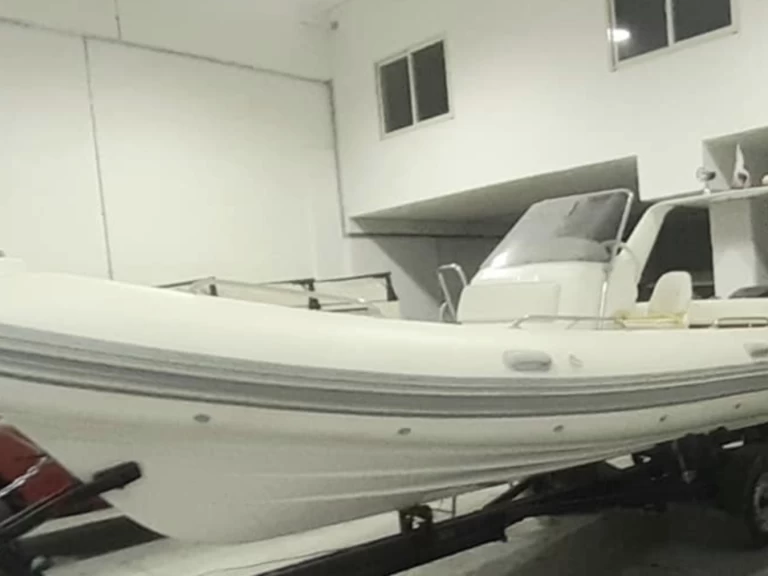 Alquiler de barcos Baden barato de Eagle 650 H