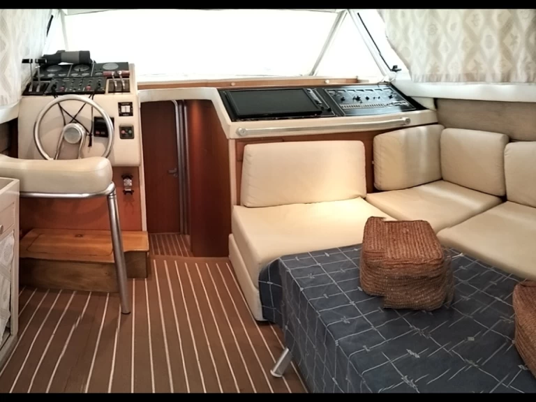 Alquiler Lancha Mochi Craft con o sin  título de navegación