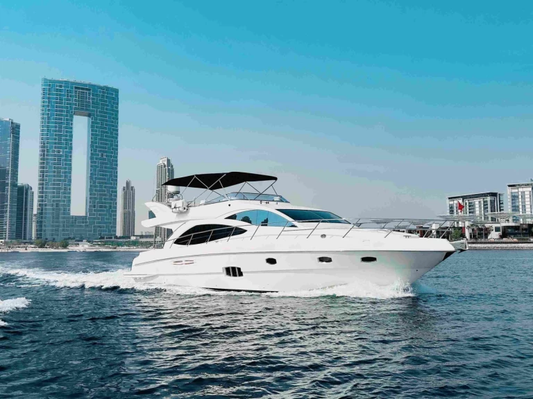 Alquiler de embarcaciones Majesty Yachts Majesty 62 enDubai Marina en Samboat