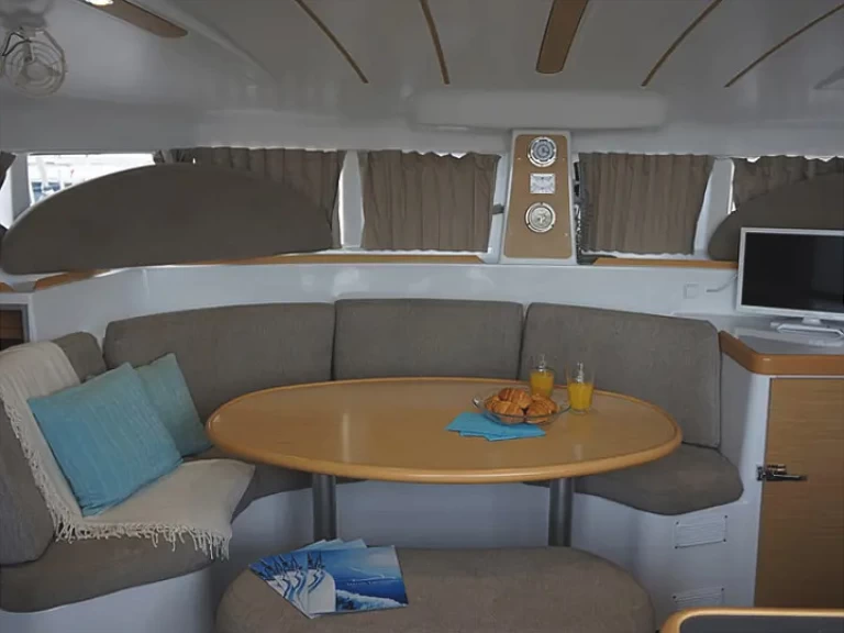 Alquiler de Catamarán, con o sin patrón Lagoon Gouviá