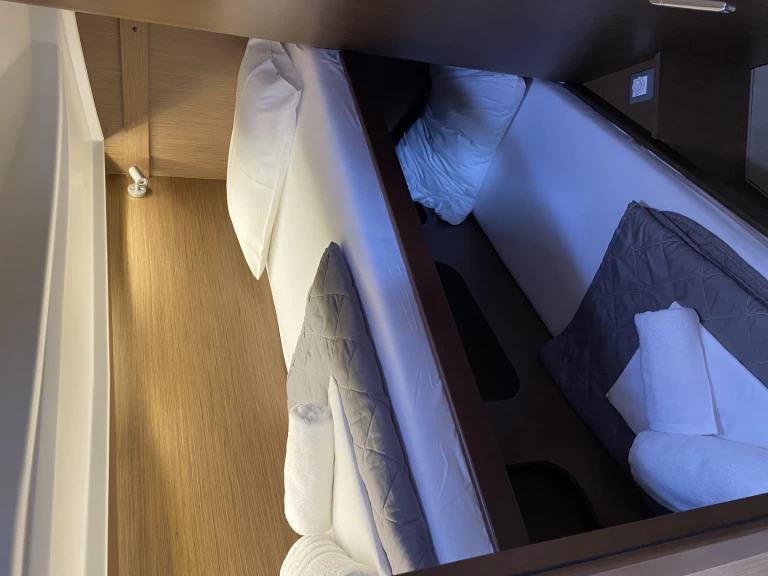 Alquiler de embarcaciones Bénéteau Oceanis 40.1[G] enÁlimos en Samboat