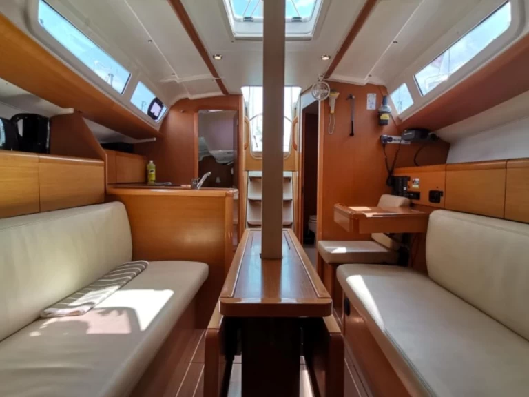 Alquiler de barcos Saint-Quay-Portrieux barato de Sun Odyssey 33i