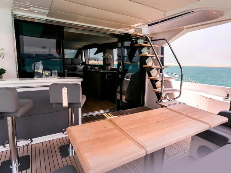 Alquiler de Sunseeker Manhattan 70 en Dubai Marina