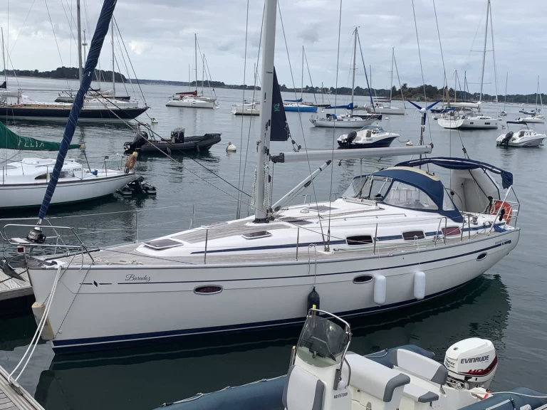 Alquiler de Bavaria Bavaria 39 Cruiser en Locmiquélic