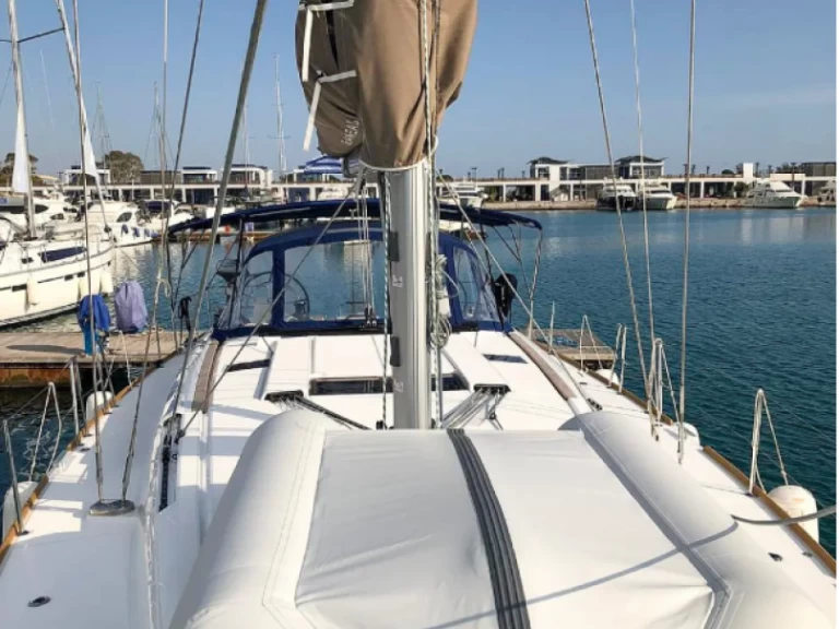 Alquiler de Jeanneau Sun Odyssey 519 en Palero