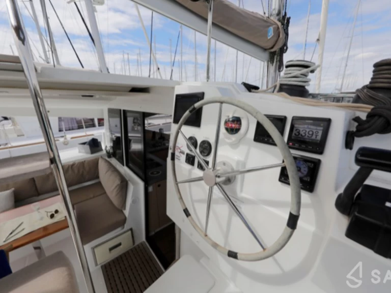 Alquiler Catamarán Fountaine Pajot con o sin  título de navegación