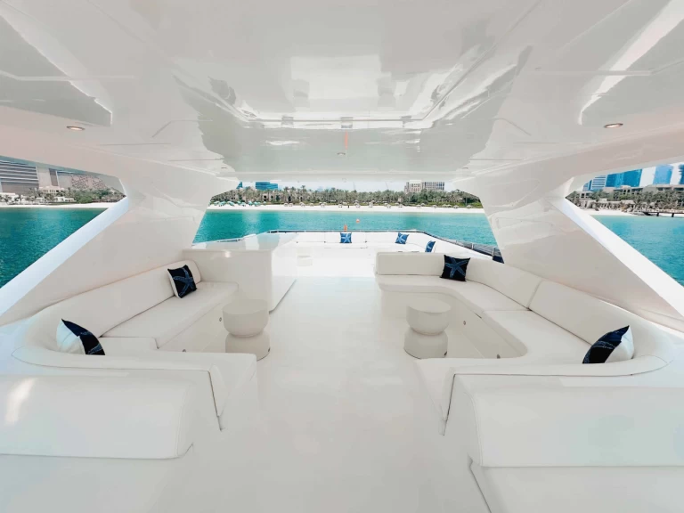 Alquiler de embarcaciones Majesty Yachts 82 enDubai Marina en Samboat