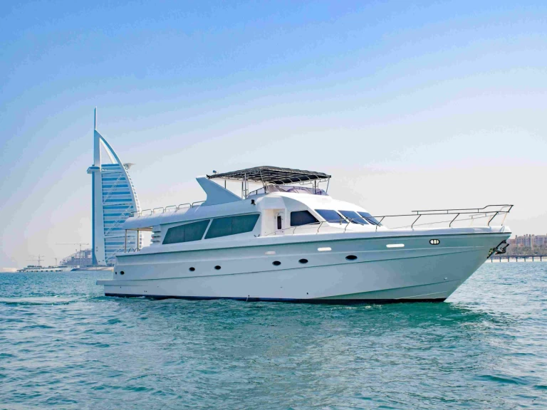 Alquiler de Gulf Craft 90 en Dubai Marina