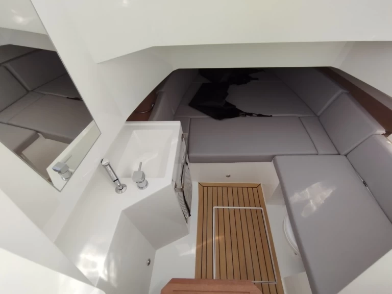 DE ANTONIO Yachts D29 Open de alquiler a Mahón