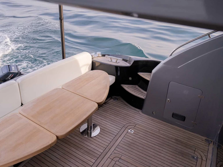 Alquiler de embarcaciones Azimut Azimut 55 enPhuket (City) en Samboat