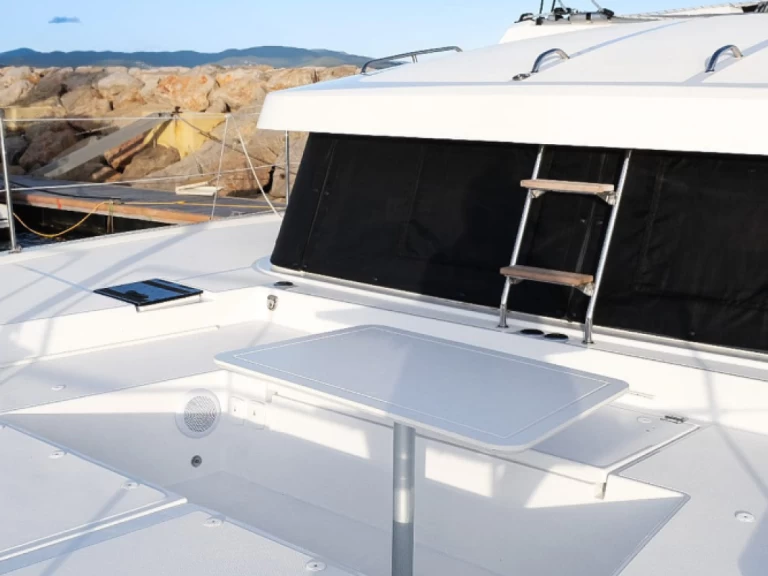 Alquiler de 15 BALI 3.8 CATSMART en Ajaccio